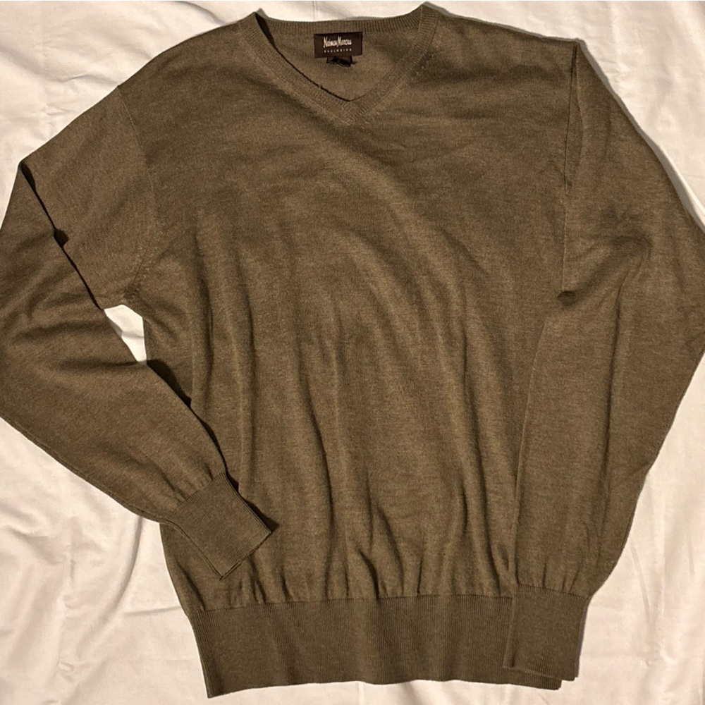 Neiman Marcus Men's Wool-Cashmere Knit V-Neck Sweater